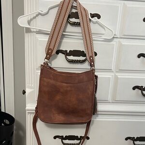 Chic Brown Leather Crossbody Bag with Patterned Strap